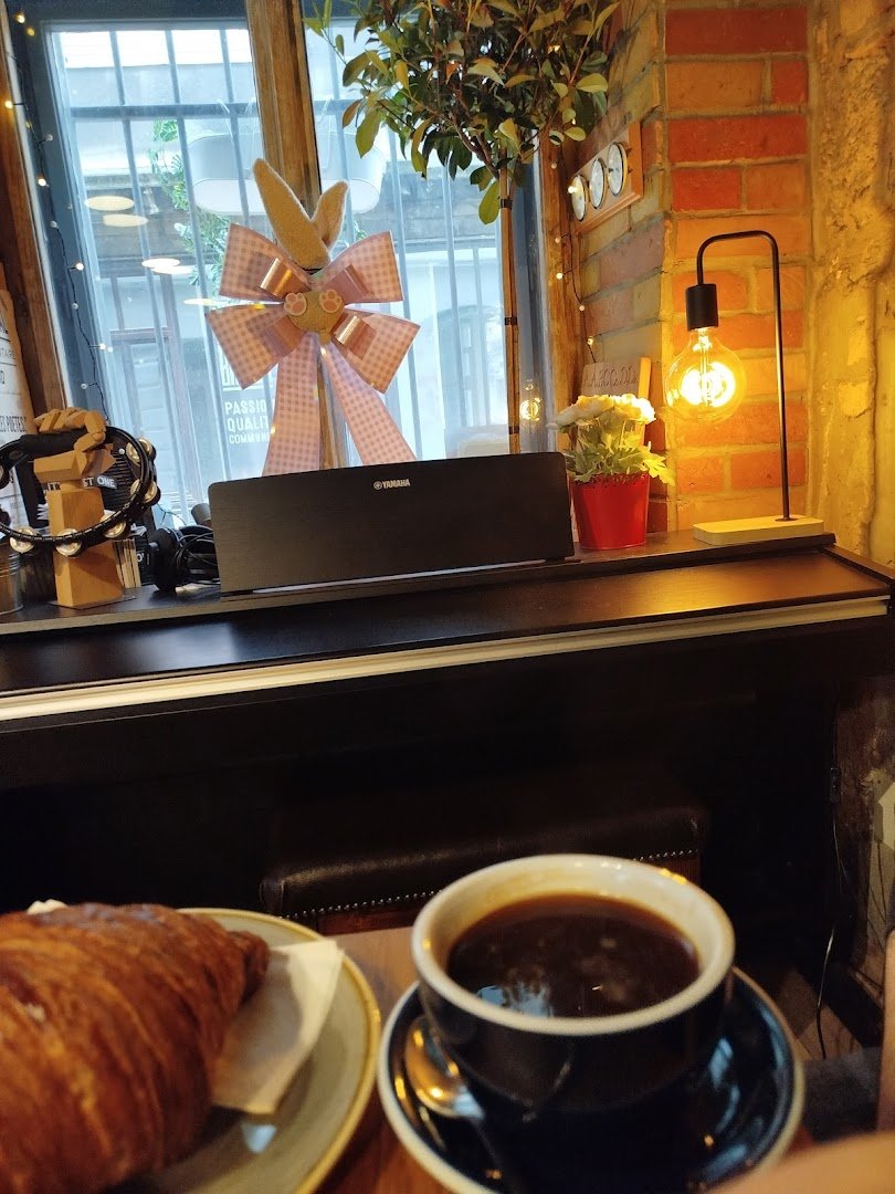 9BAR specialty coffee shop in Budapest - photo 3