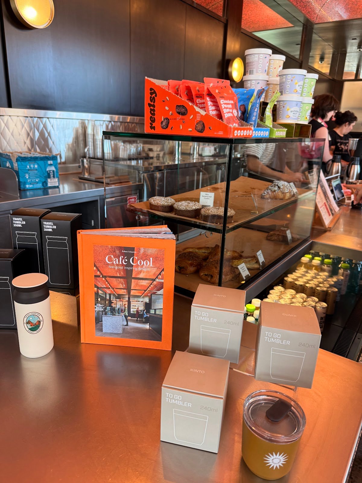 Intelligentsia Coffee Hollywood Coffeebar specialty coffee shop in Los Angeles - photo 6