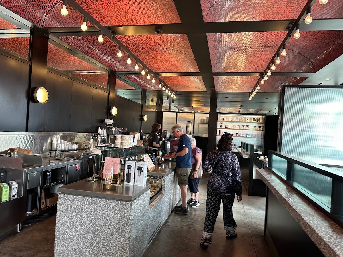 Intelligentsia Coffee Hollywood Coffeebar specialty coffee shop in Los Angeles - photo 7