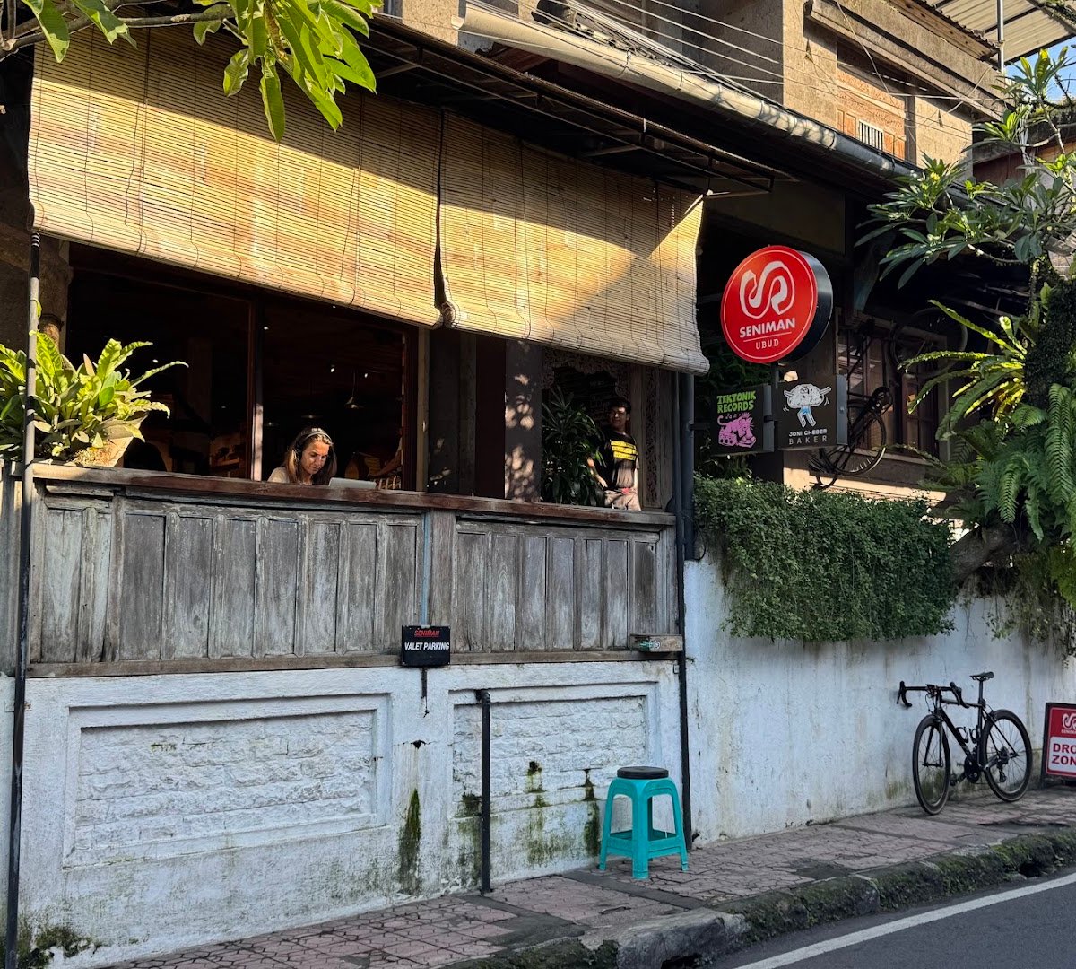 Seniman Coffee specialty coffee shop in Bali - photo 8