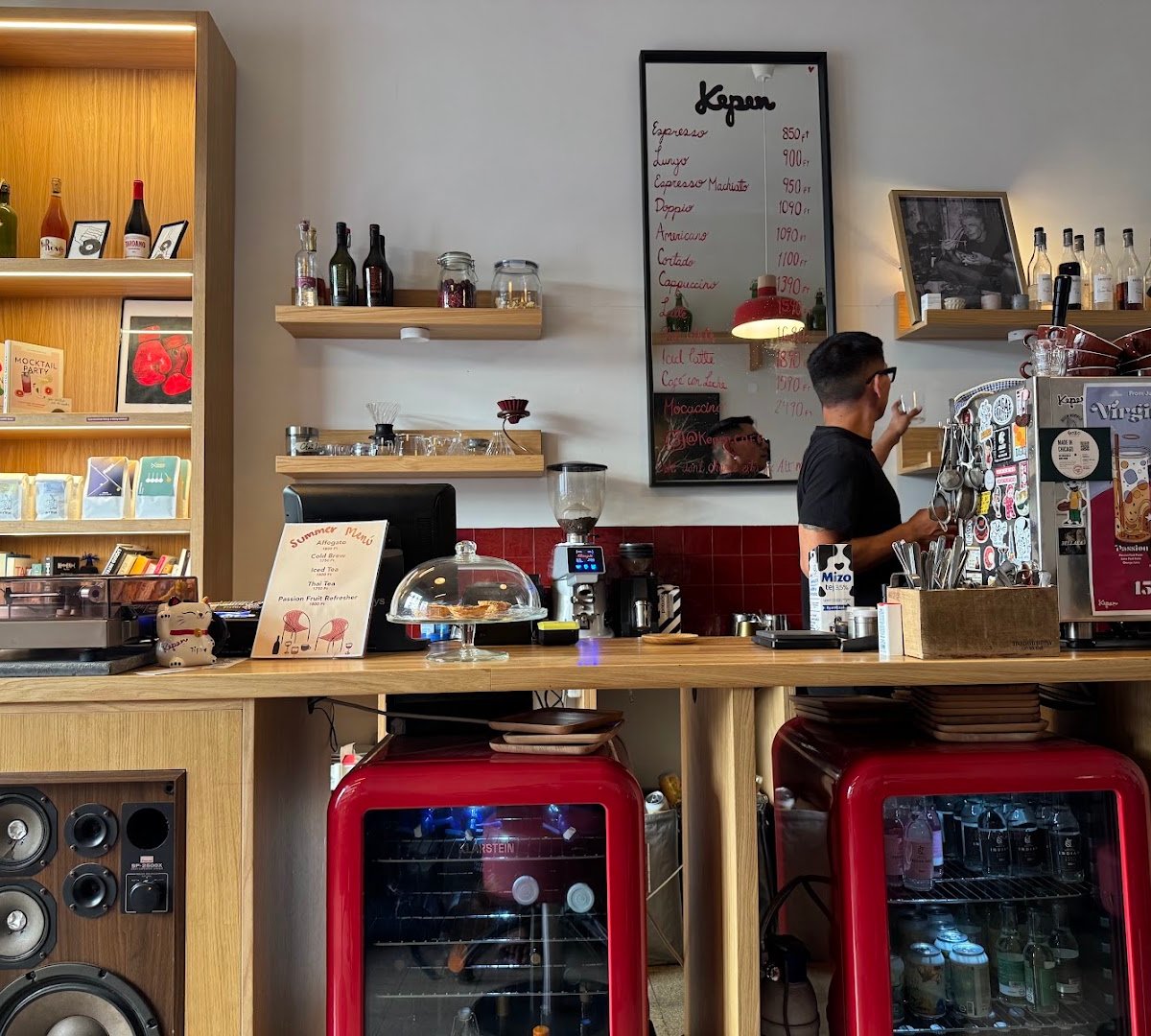 Kepen Cafe specialty coffee shop in Budapest - photo 5