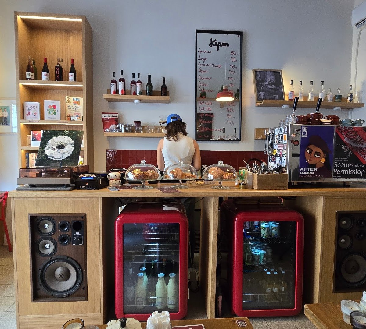 Kepen Cafe specialty coffee shop in Budapest - photo 8