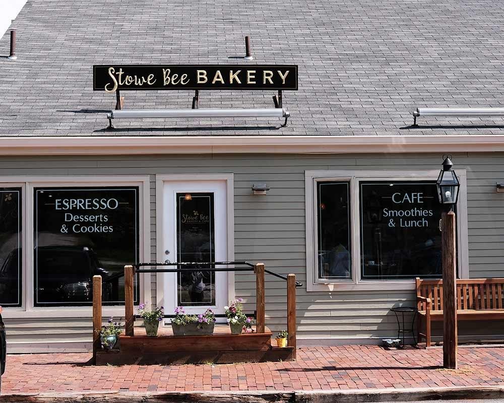 Storefront of Stowe Bee Bakery & Cafe, specialty coffee shop in Stowe