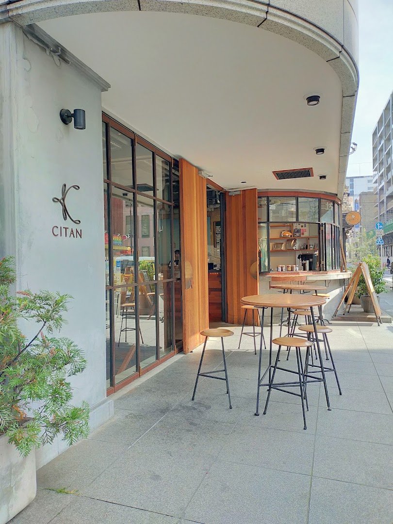 Storefront of Berth Coffee, specialty coffee shop in Tokyo
