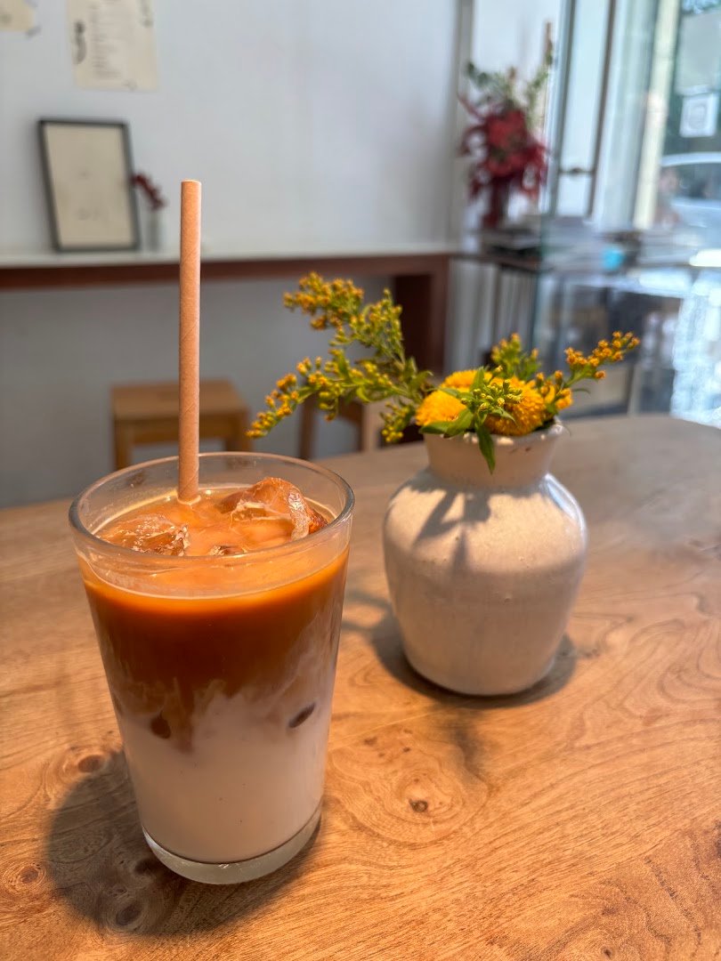 I.O Café specialty coffee shop in Paris - photo 4