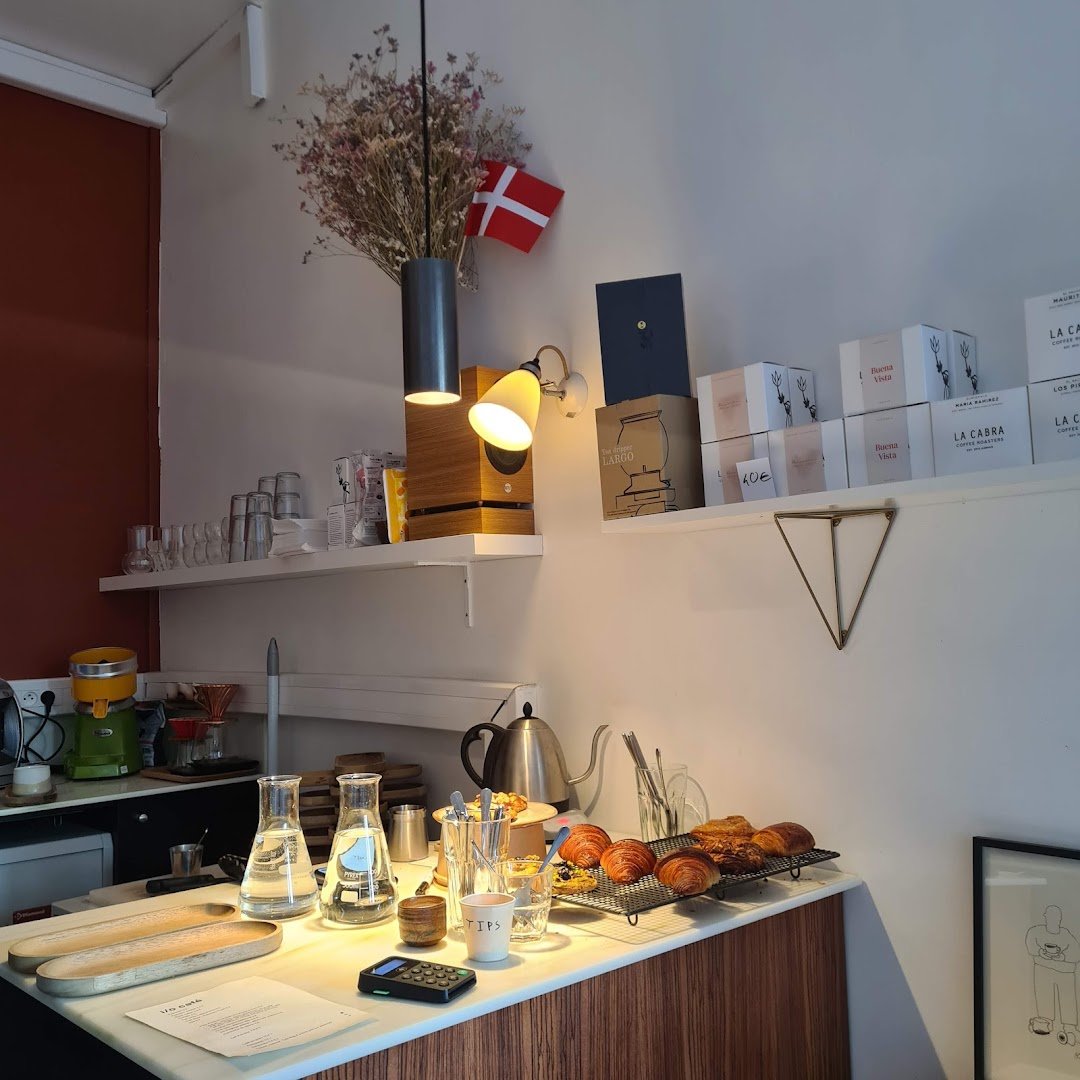 I.O Café specialty coffee shop in Paris - photo 6