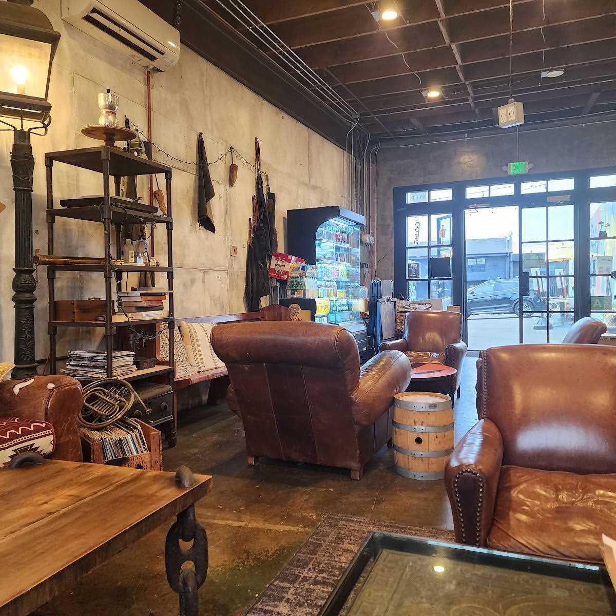 Smoky Hollow Roasters specialty coffee shop in Los Angeles - photo 12