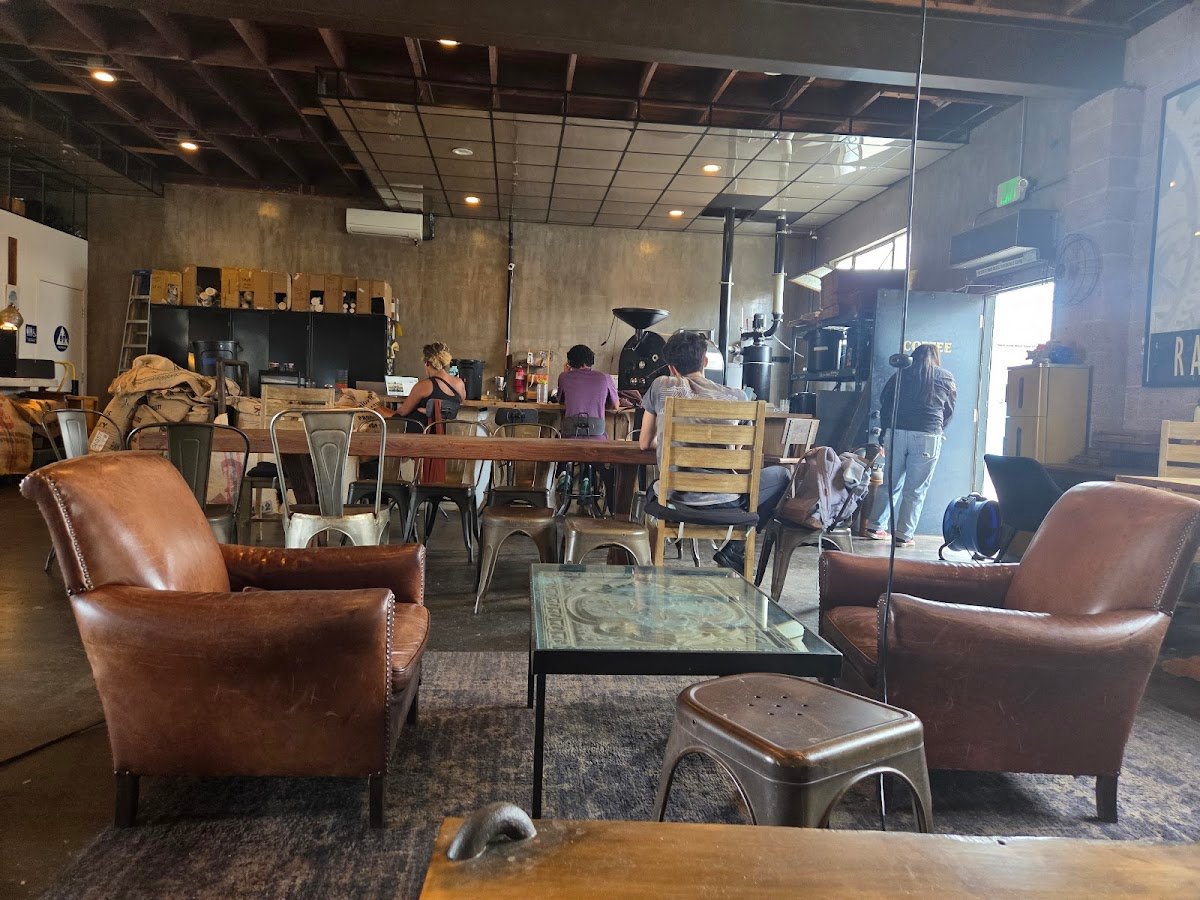 Smoky Hollow Roasters specialty coffee shop in Los Angeles - photo 5