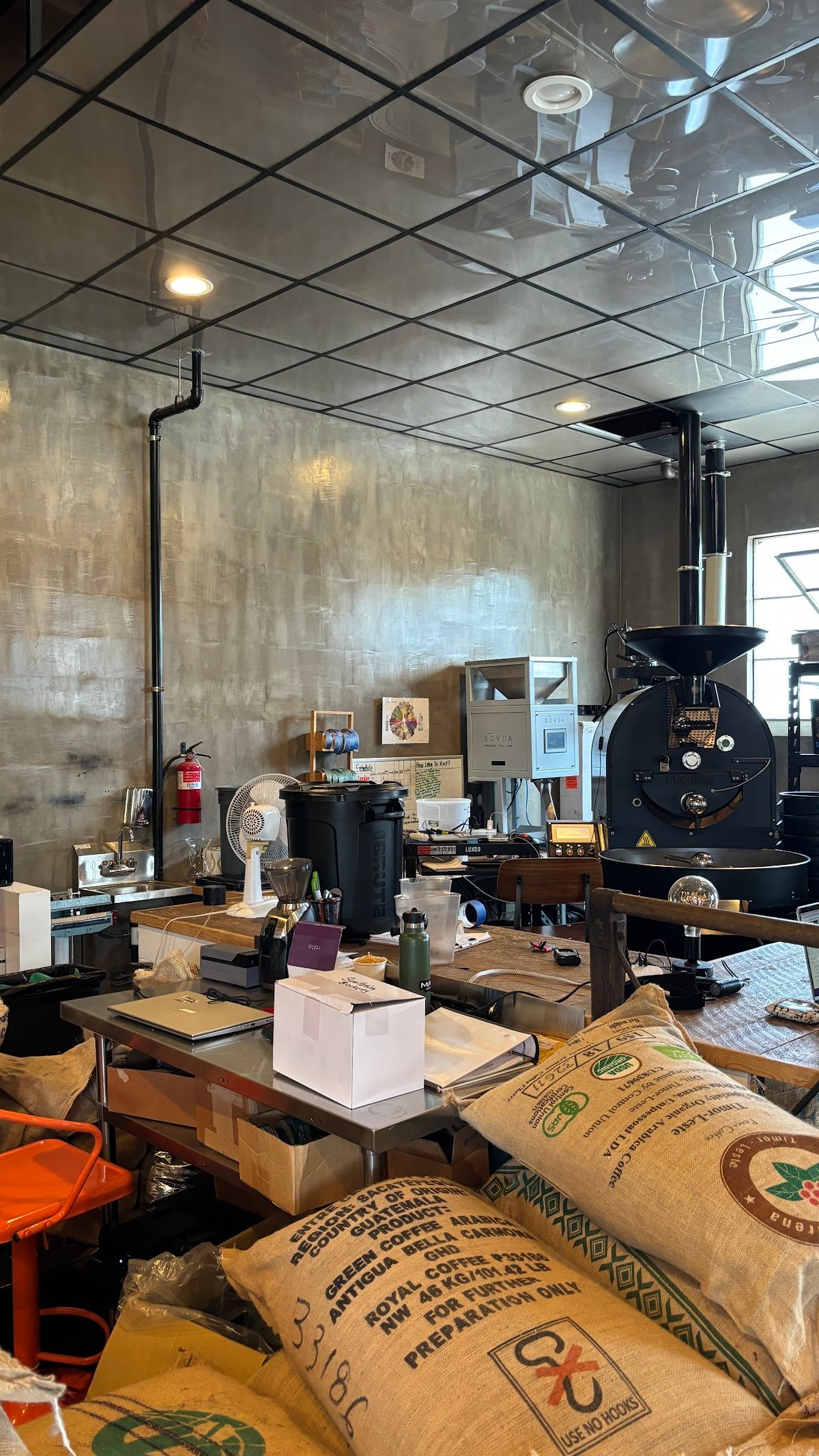 Smoky Hollow Roasters specialty coffee shop in Los Angeles - photo 10