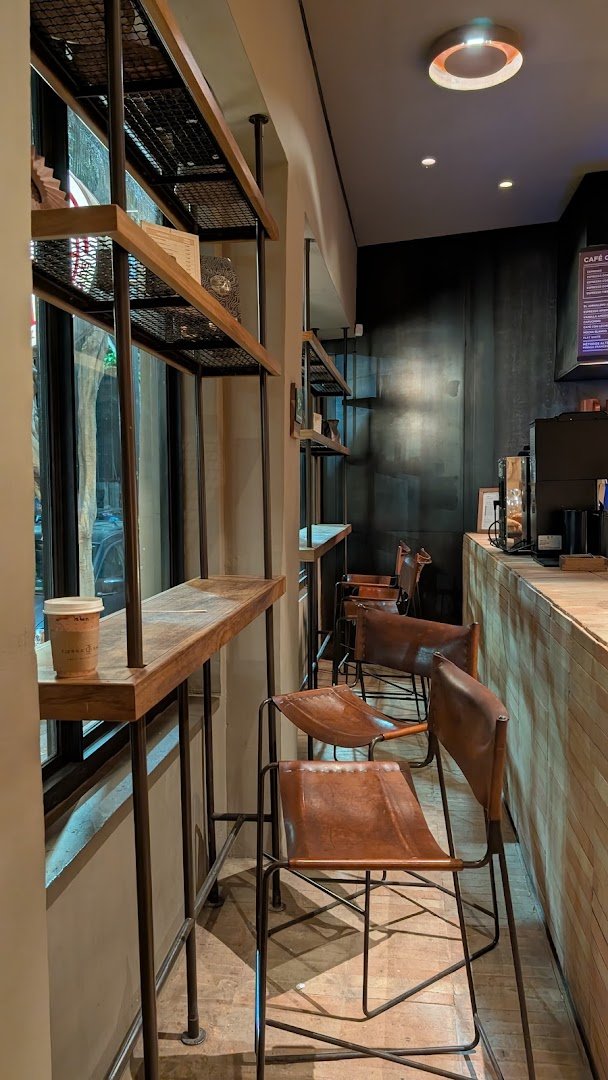 Interior of Tierra Garat, Hidalgo, specialty coffee shop in Mexico City