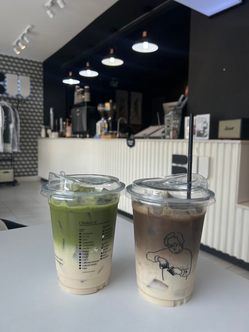 Black&White Street Coffee Bar specialty coffee shop in Bangkok - photo 2