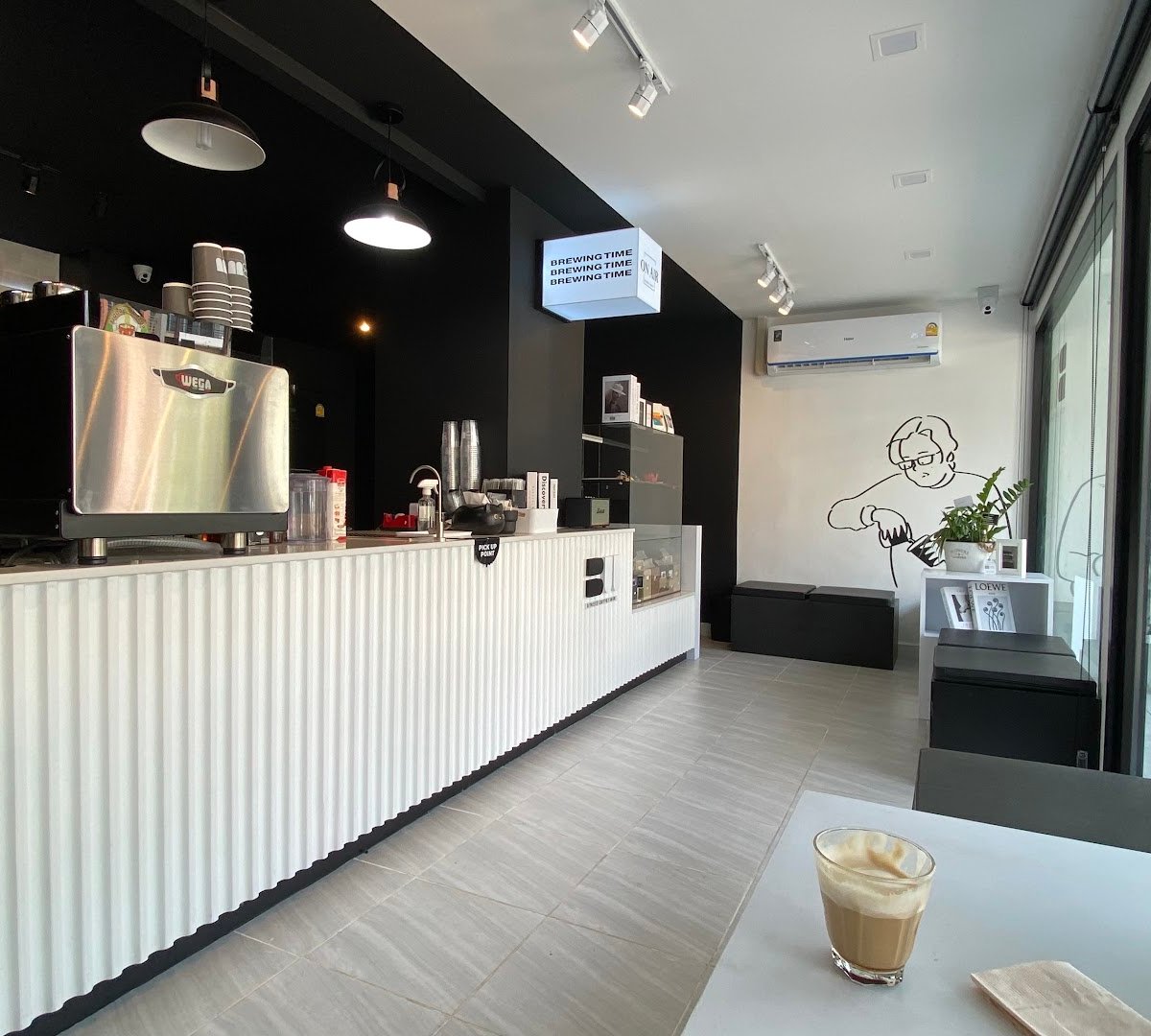 Black&White Street Coffee Bar specialty coffee shop in Bangkok - photo 3