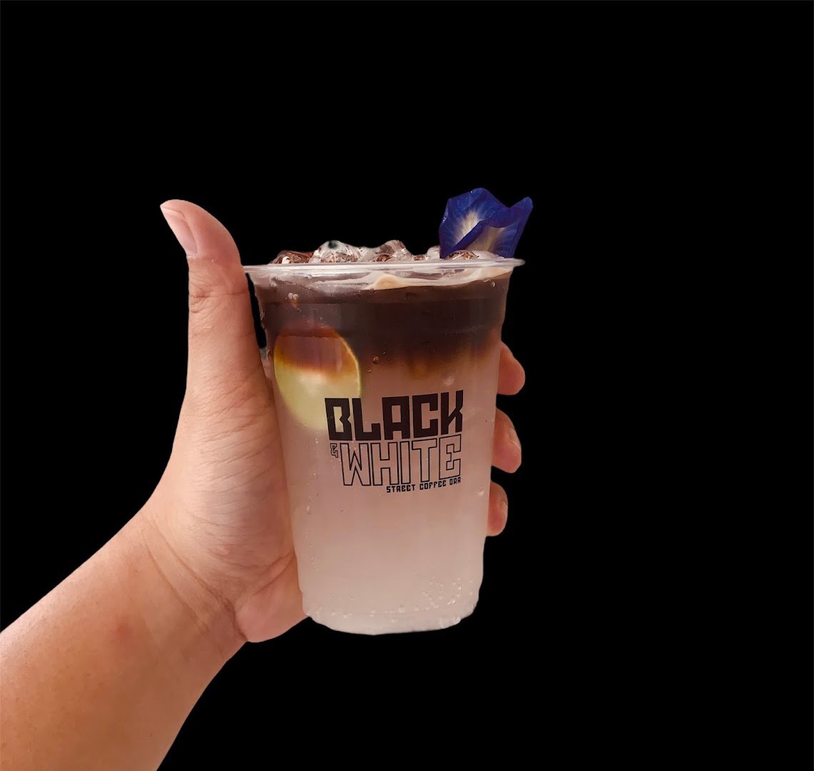 Black&White Street Coffee Bar specialty coffee shop in Bangkok - photo 5