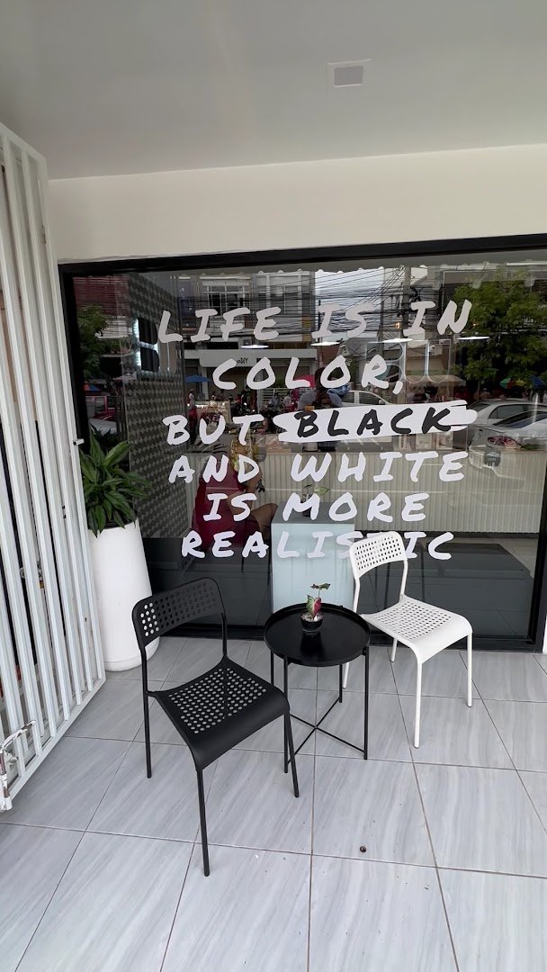 Black&White Street Coffee Bar specialty coffee shop in Bangkok - photo 9