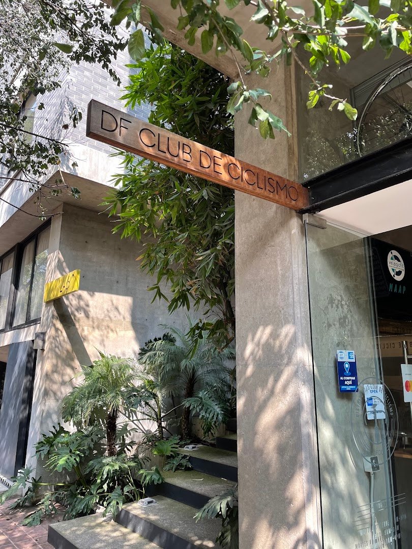 Storefront of Distrito Fijo Club de Ciclismo, specialty coffee shop in Mexico City