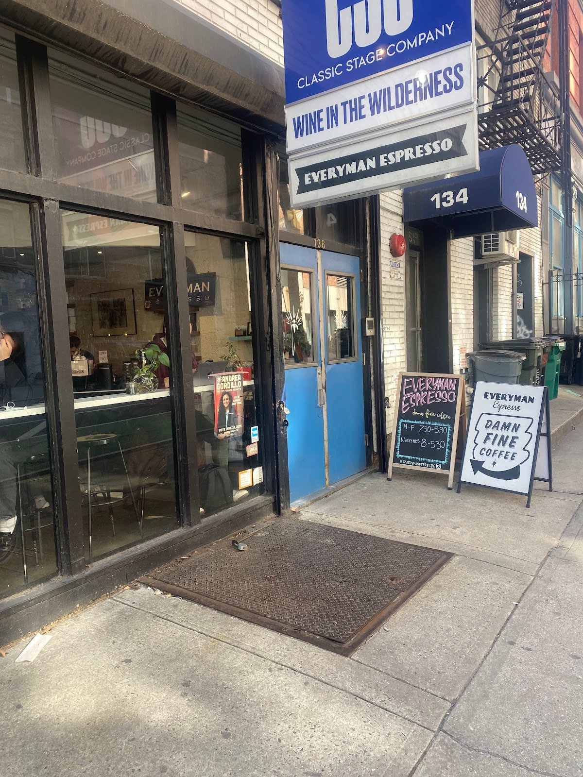 Everyman Espresso specialty coffee shop in New York - photo 4