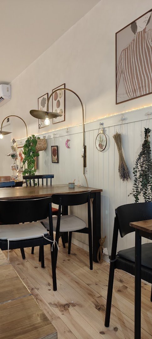 Interior of Mel Living Nordic Shop & Café, specialty coffee shop in Porto