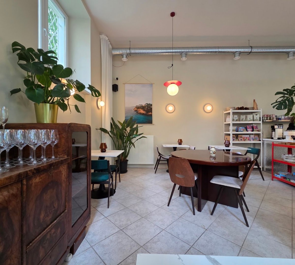 Interior of Fortunata, specialty coffee shop in Warsaw