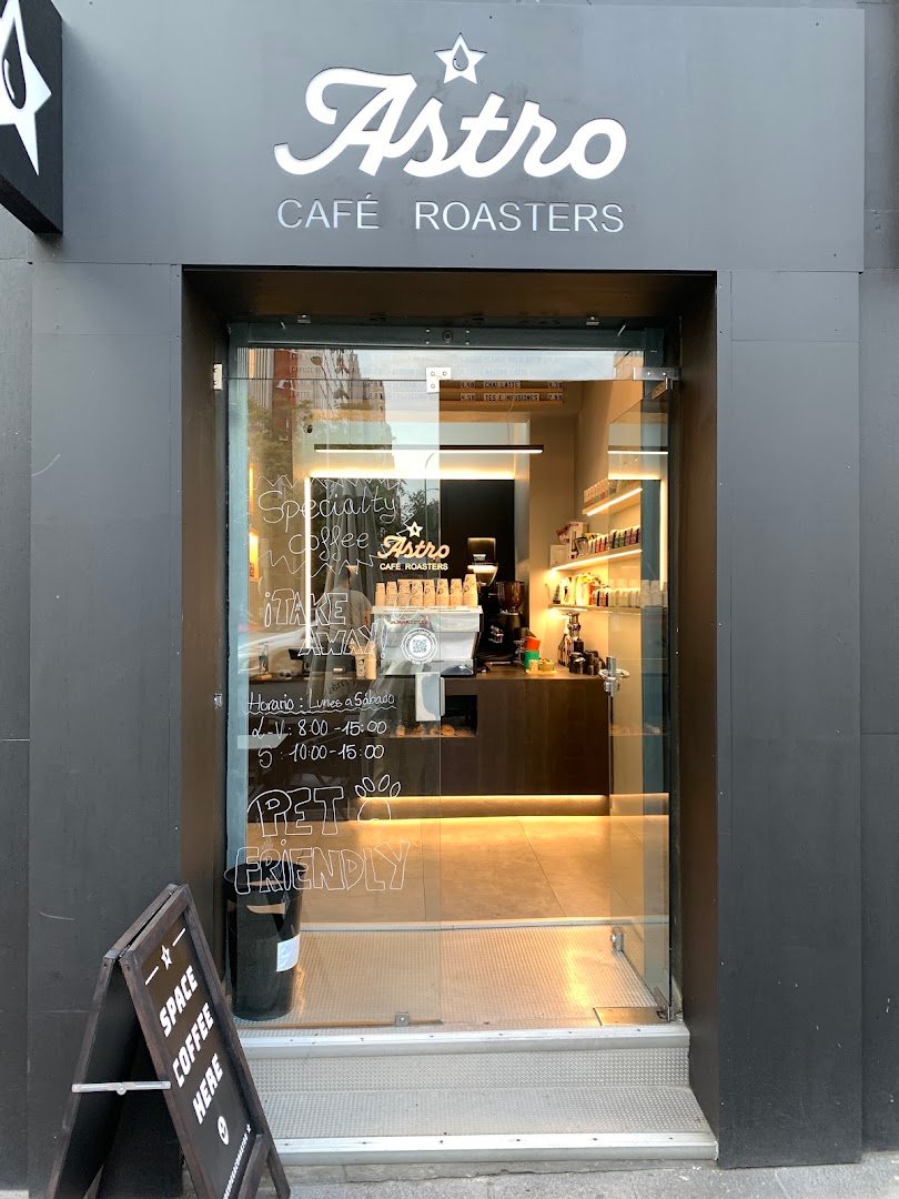 Astro Café Nuevos Ministerios (MAD) specialty coffee shop in Madrid - photo 3