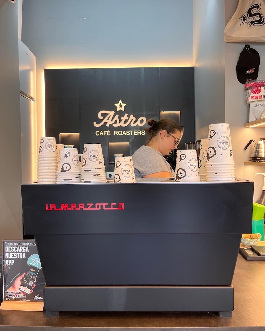 Astro Café Nuevos Ministerios (MAD) specialty coffee shop in Madrid - photo 6
