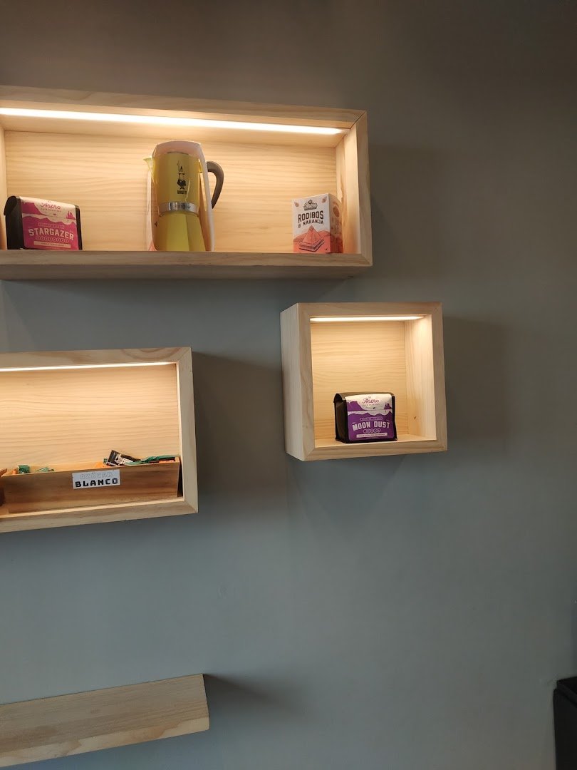 Astro Café Nuevos Ministerios (MAD) specialty coffee shop in Madrid - photo 10