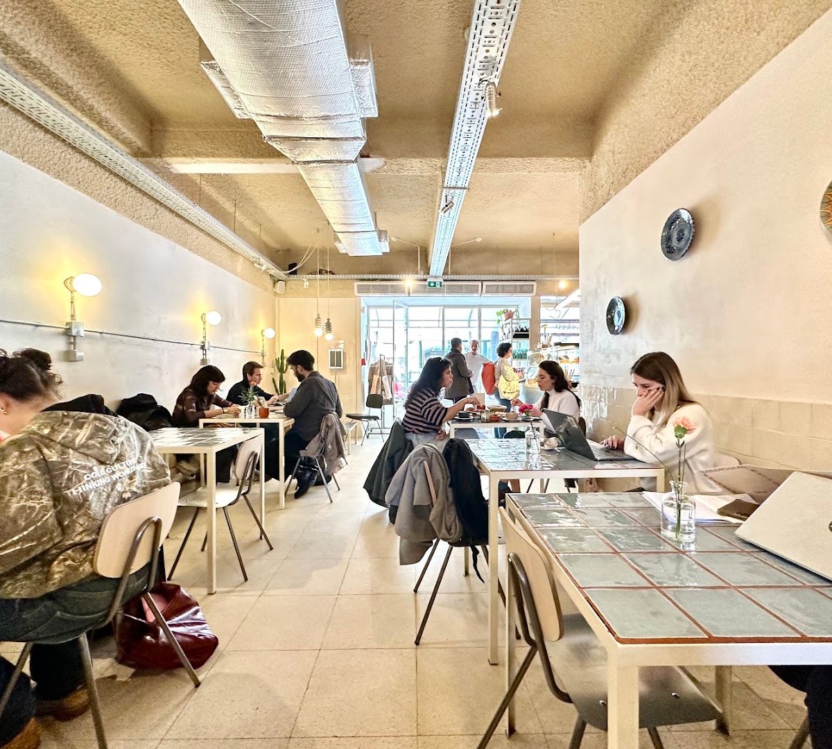 Interior of Do Beco Estefania - Artisanal Bakery, Brunch & Specialty Coffee, specialty coffee shop in Lisbon