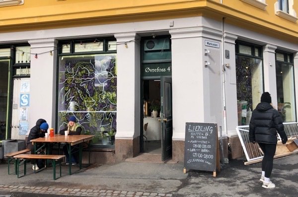 Storefront of Liebling, specialty coffee shop in Oslo