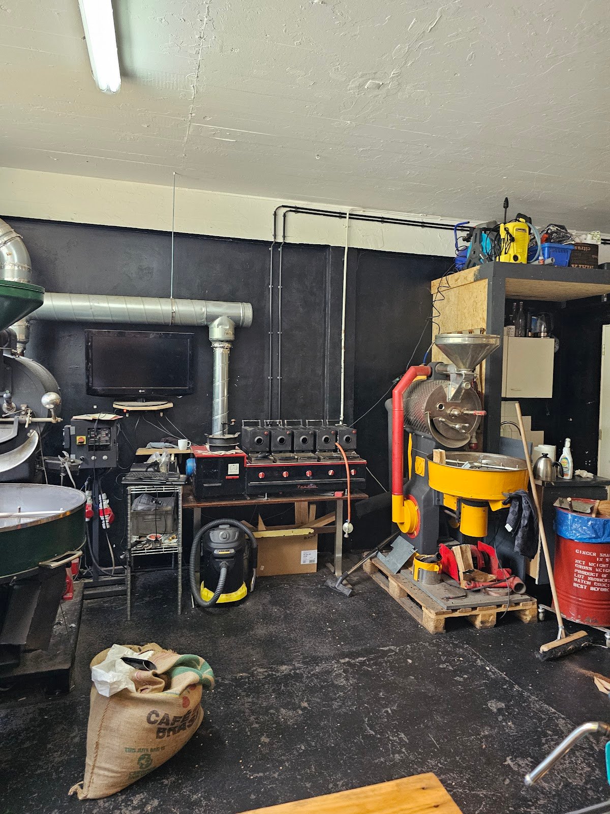 Dolce Alchemia Coffee Roasters specialty coffee shop in Amsterdam - photo 6