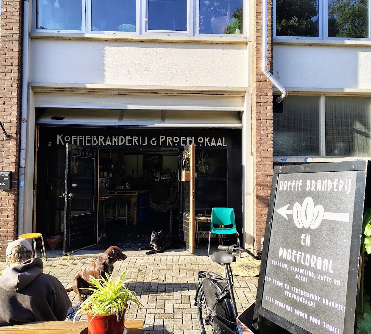 Dolce Alchemia Coffee Roasters specialty coffee shop in Amsterdam - photo 8