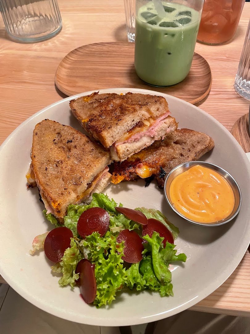Food at Sestava, specialty coffee shop in Prague