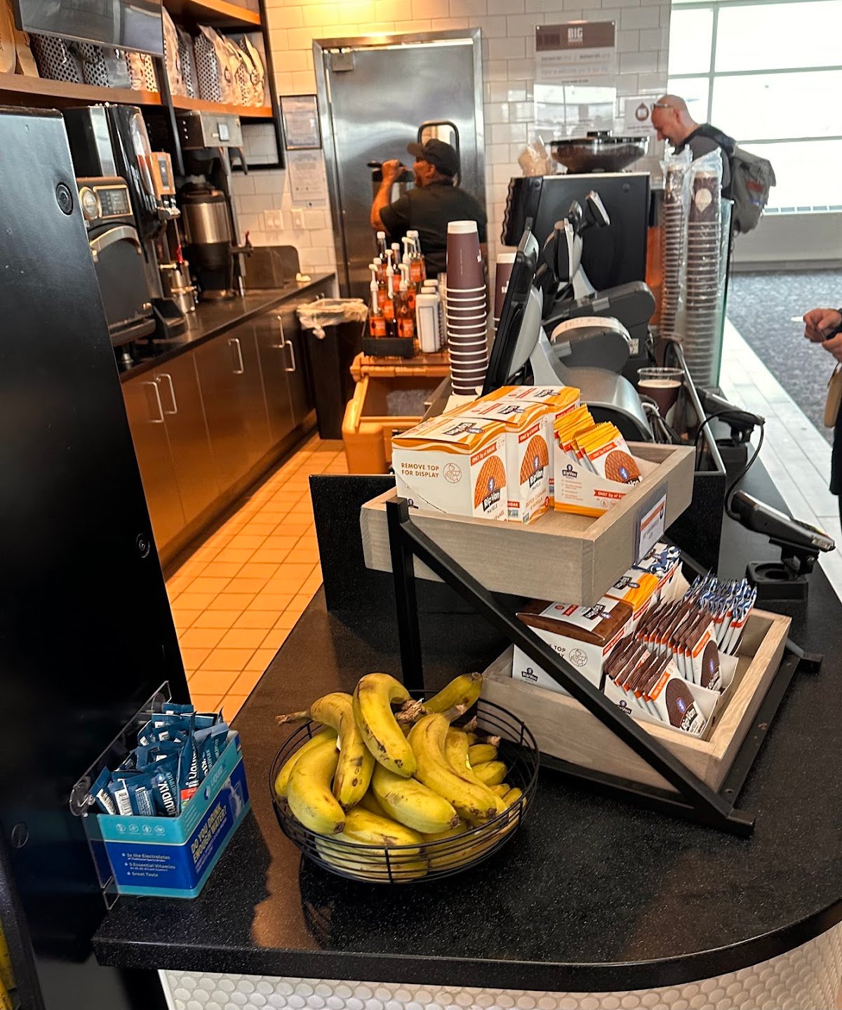 Big Shoulders Coffee specialty coffee shop in Chicago - photo 2