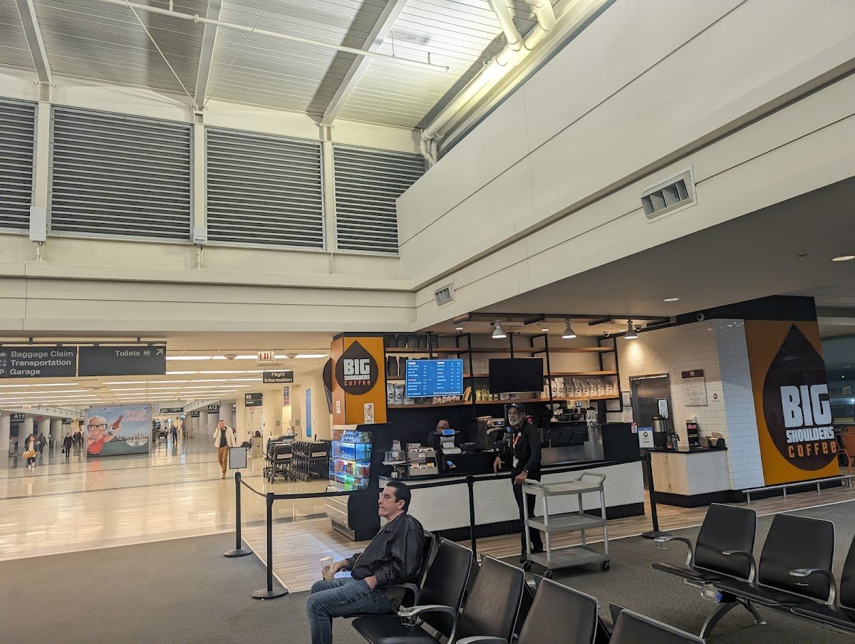 Big Shoulders Coffee specialty coffee shop in Chicago - photo 6