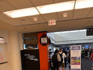 Big Shoulders Coffee specialty coffee shop in Chicago - photo 7