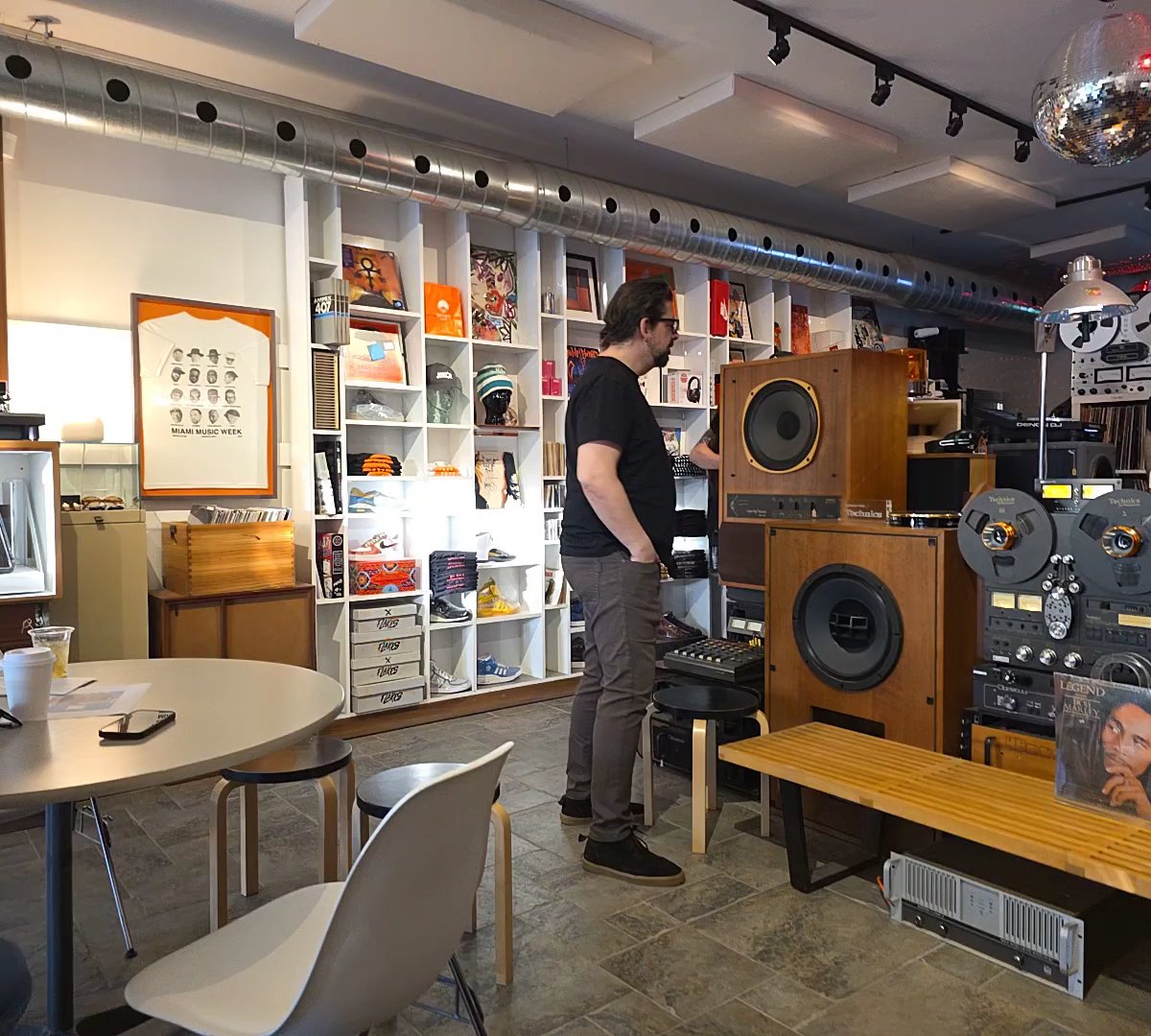 Interior of Cafe Gotsoul, specialty coffee shop in Montreal