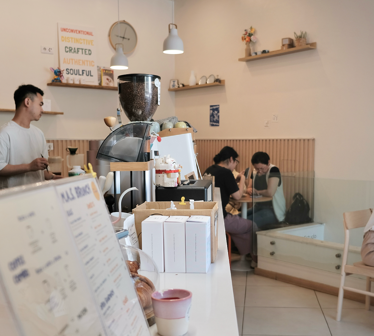 Interior of MAS Specialty Coffee & Brunch, specialty coffee shop in Lisbon