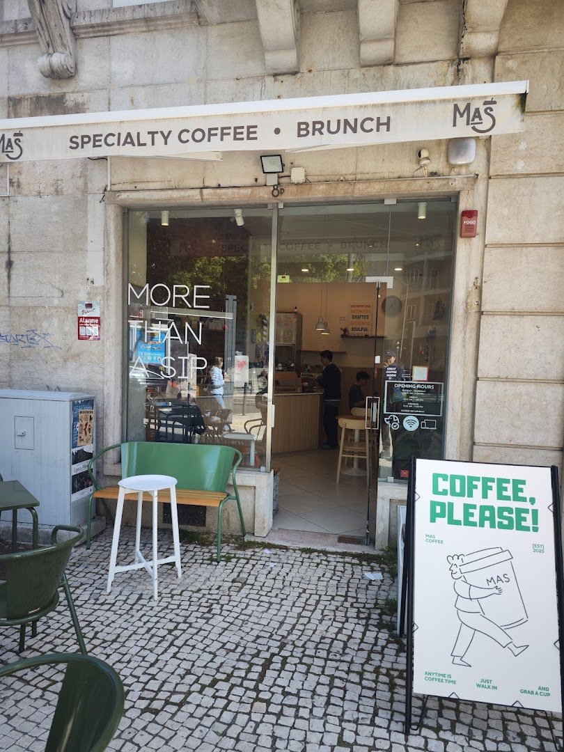 Storefront of MAS Specialty Coffee & Brunch, specialty coffee shop in Lisbon