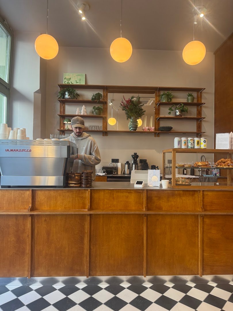 Calli. the coffee club specialty coffee shop in Berlin - photo 6