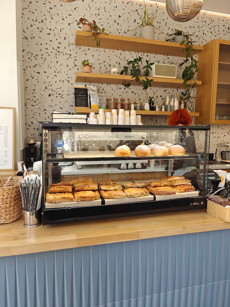 Interior of Shake 'n Bake, specialty coffee shop in Athens