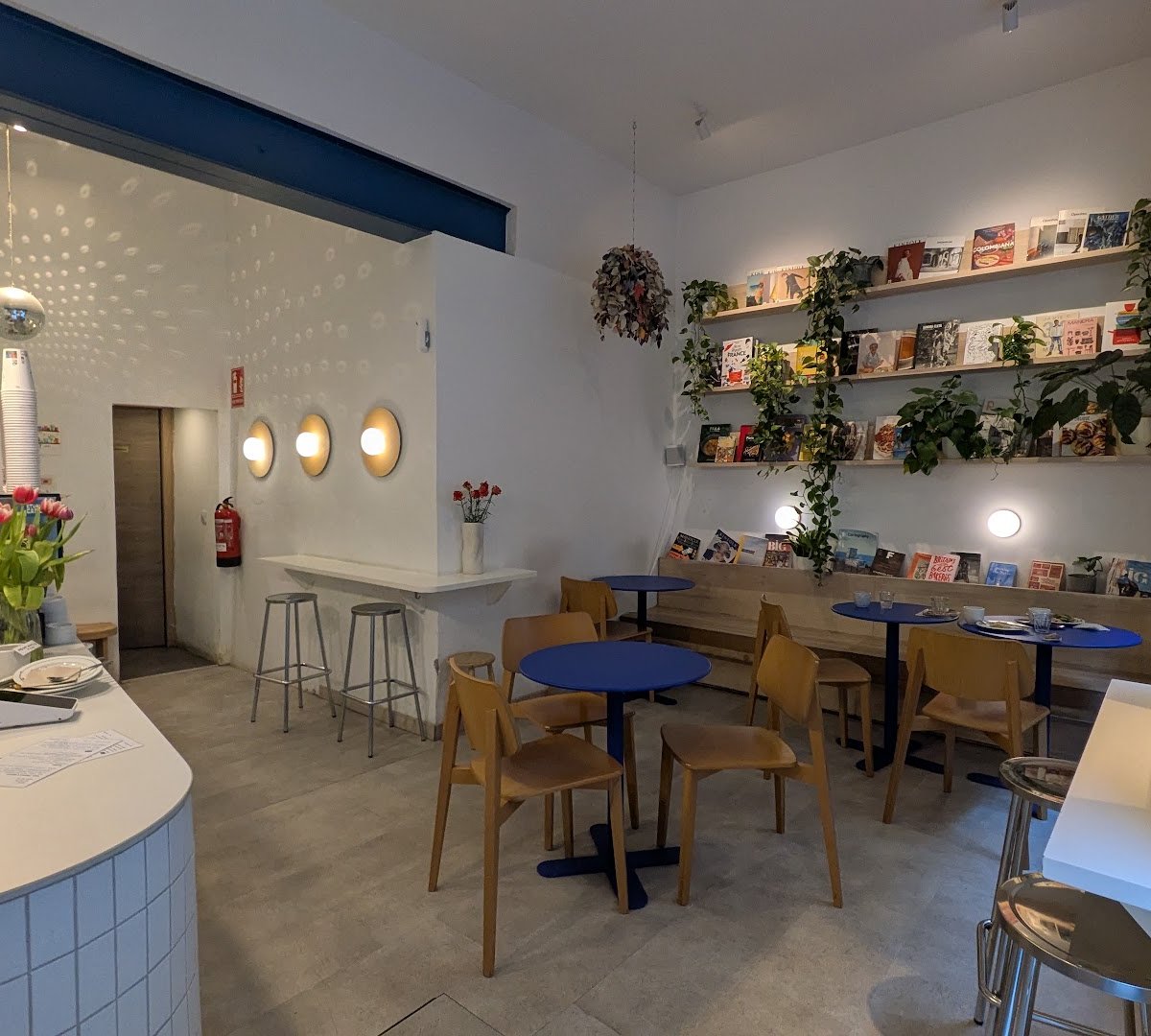Etual Café specialty coffee shop in Madrid - photo 3