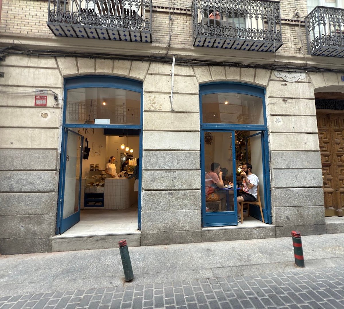 Etual Café specialty coffee shop in Madrid - photo 8