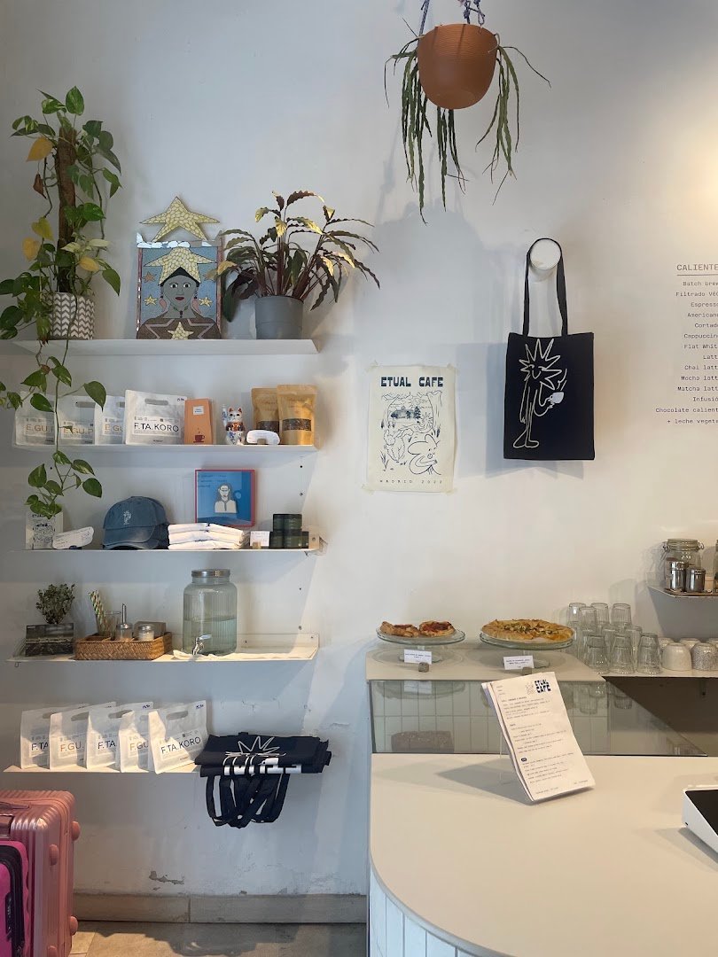 Etual Café specialty coffee shop in Madrid - photo 10