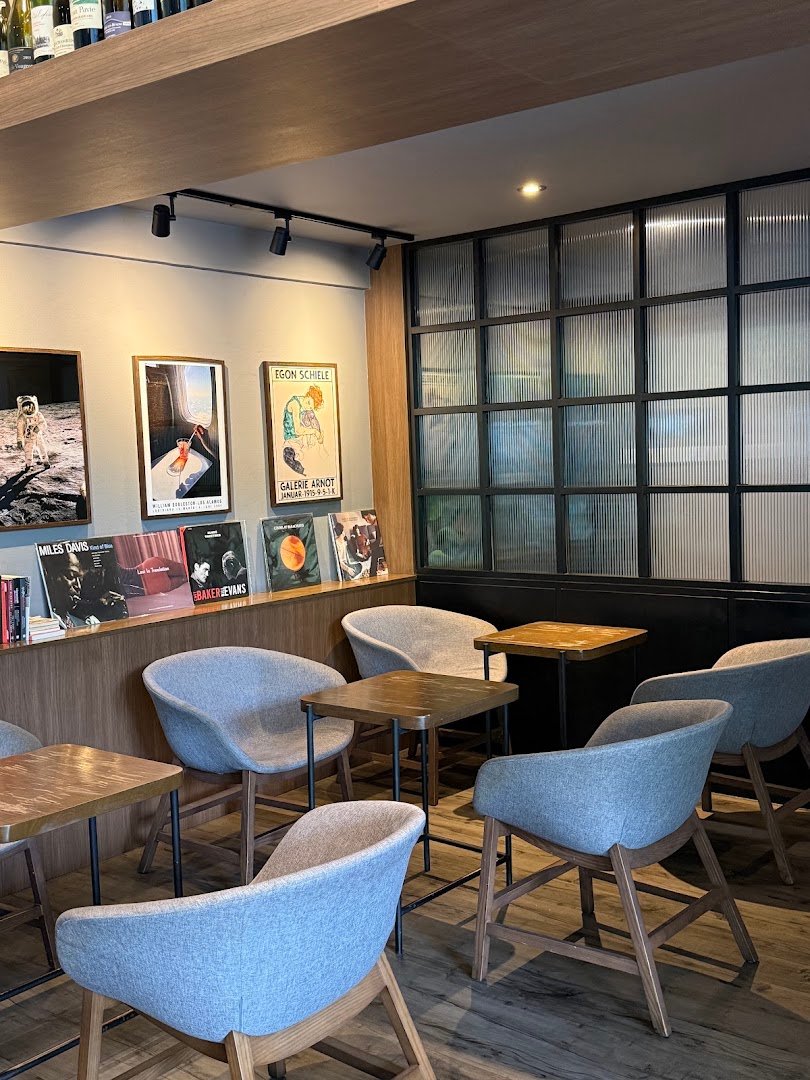 Smokey Cat Coffee Roaster specialty coffee shop in Bangkok - photo 3