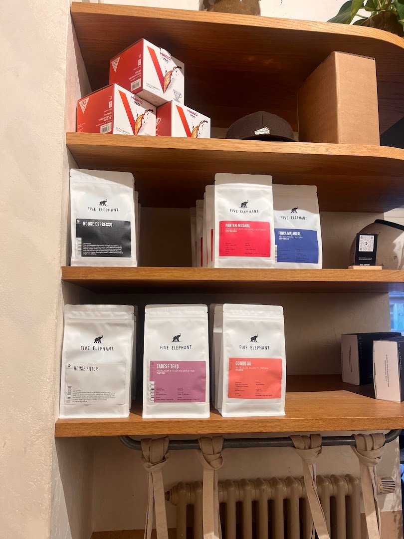 Five Elephant Kollwitz specialty coffee shop in Berlin - photo 4