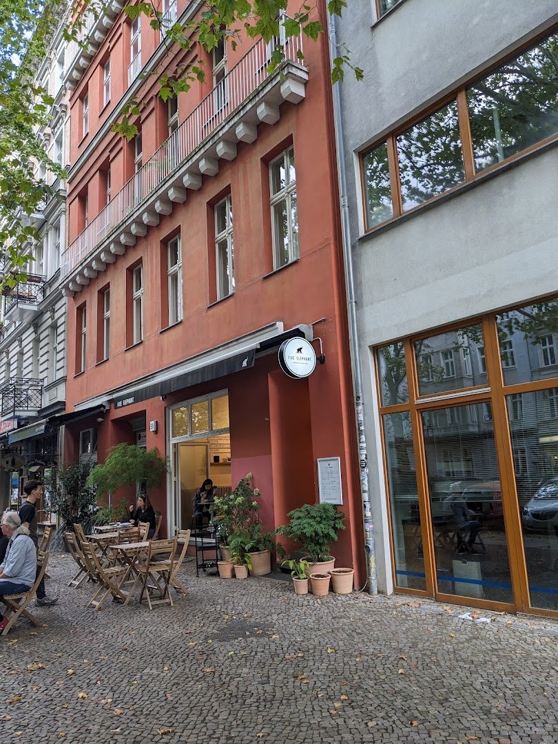 Five Elephant Kollwitz specialty coffee shop in Berlin - photo 5
