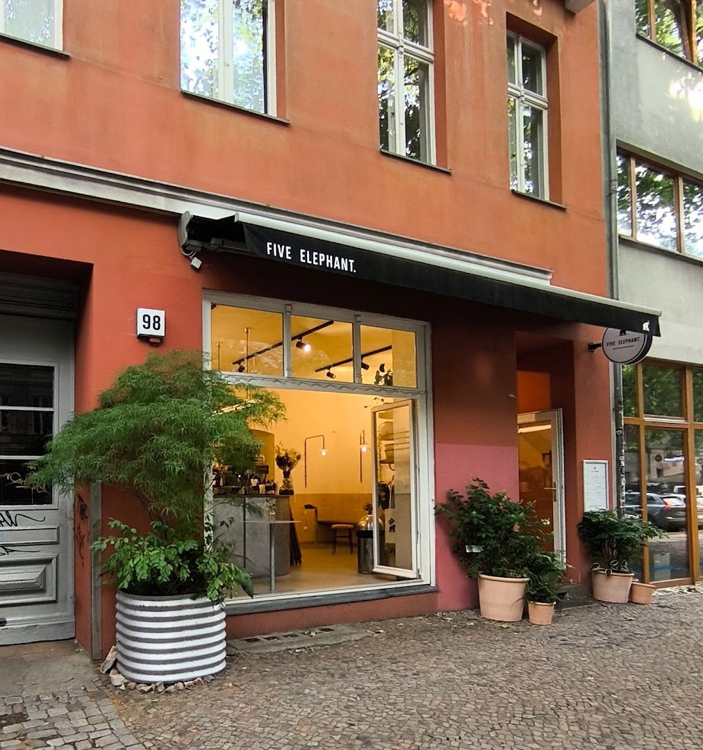Five Elephant Kollwitz specialty coffee shop in Berlin - photo 7