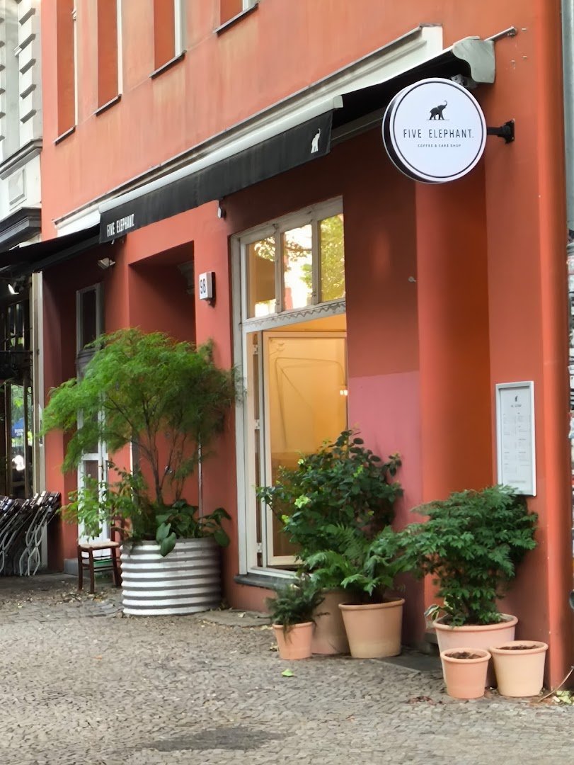 Five Elephant Kollwitz specialty coffee shop in Berlin - photo 8