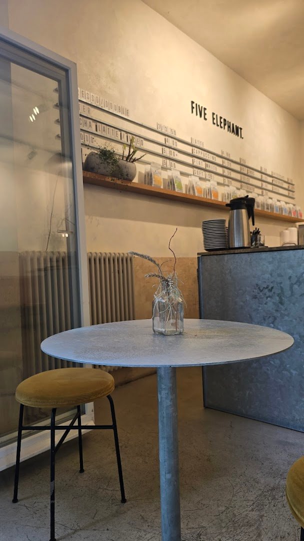 Five Elephant Kollwitz specialty coffee shop in Berlin - photo 10