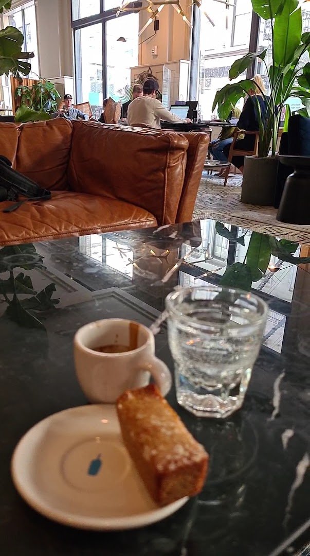 Blue Bottle Coffee specialty coffee shop in New York - photo 17