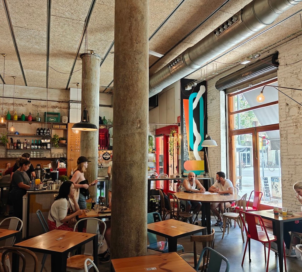 OMA Bistró specialty coffee shop in Barcelona - photo 6