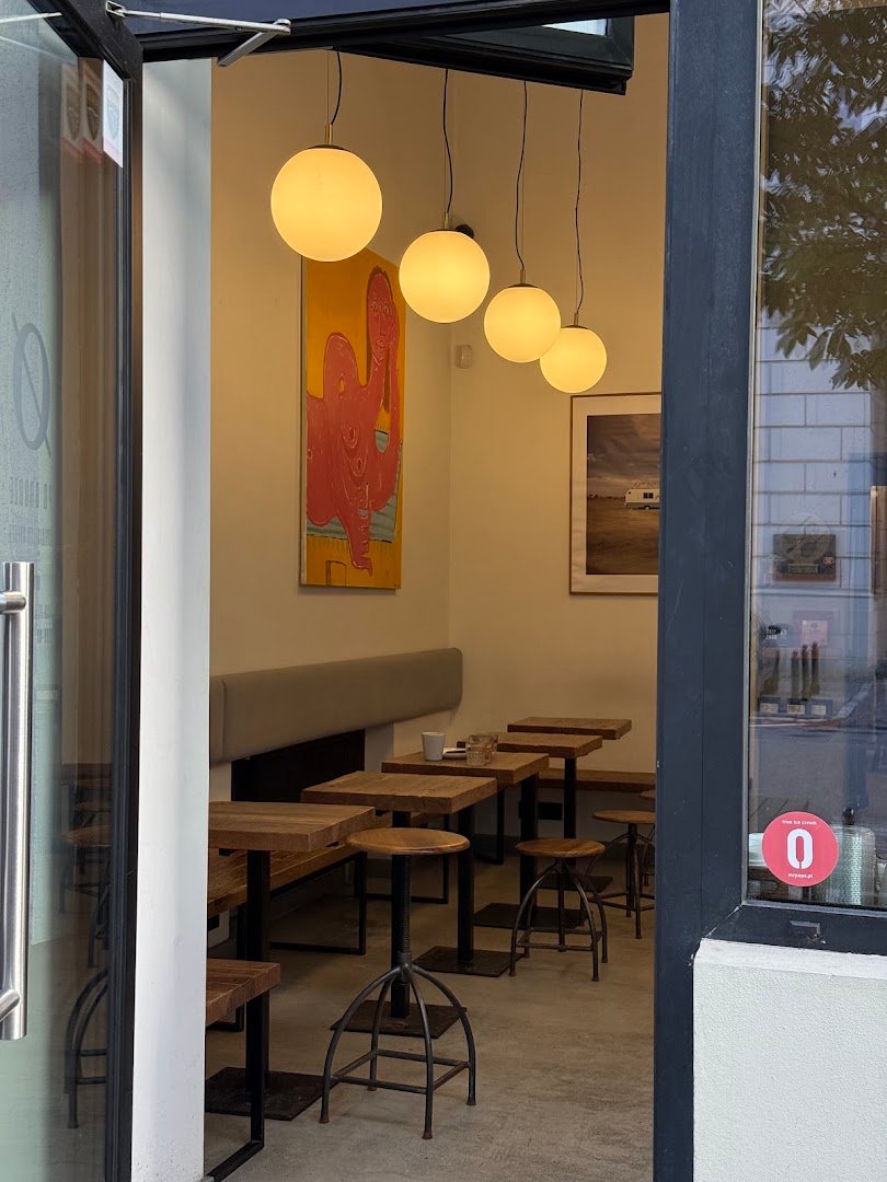 Interior of Po Drodze, specialty coffee shop in Warsaw